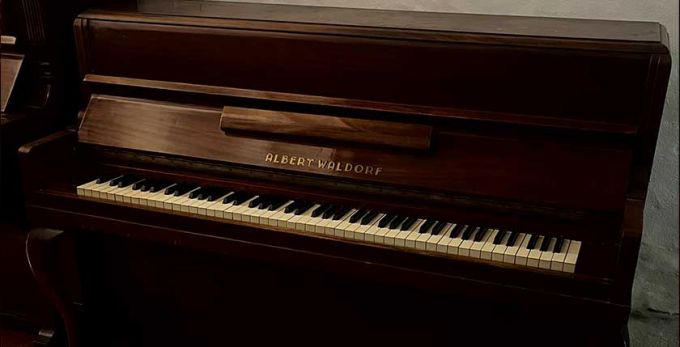 Piano Vertical - Albert Waldorf (VENDIDO)