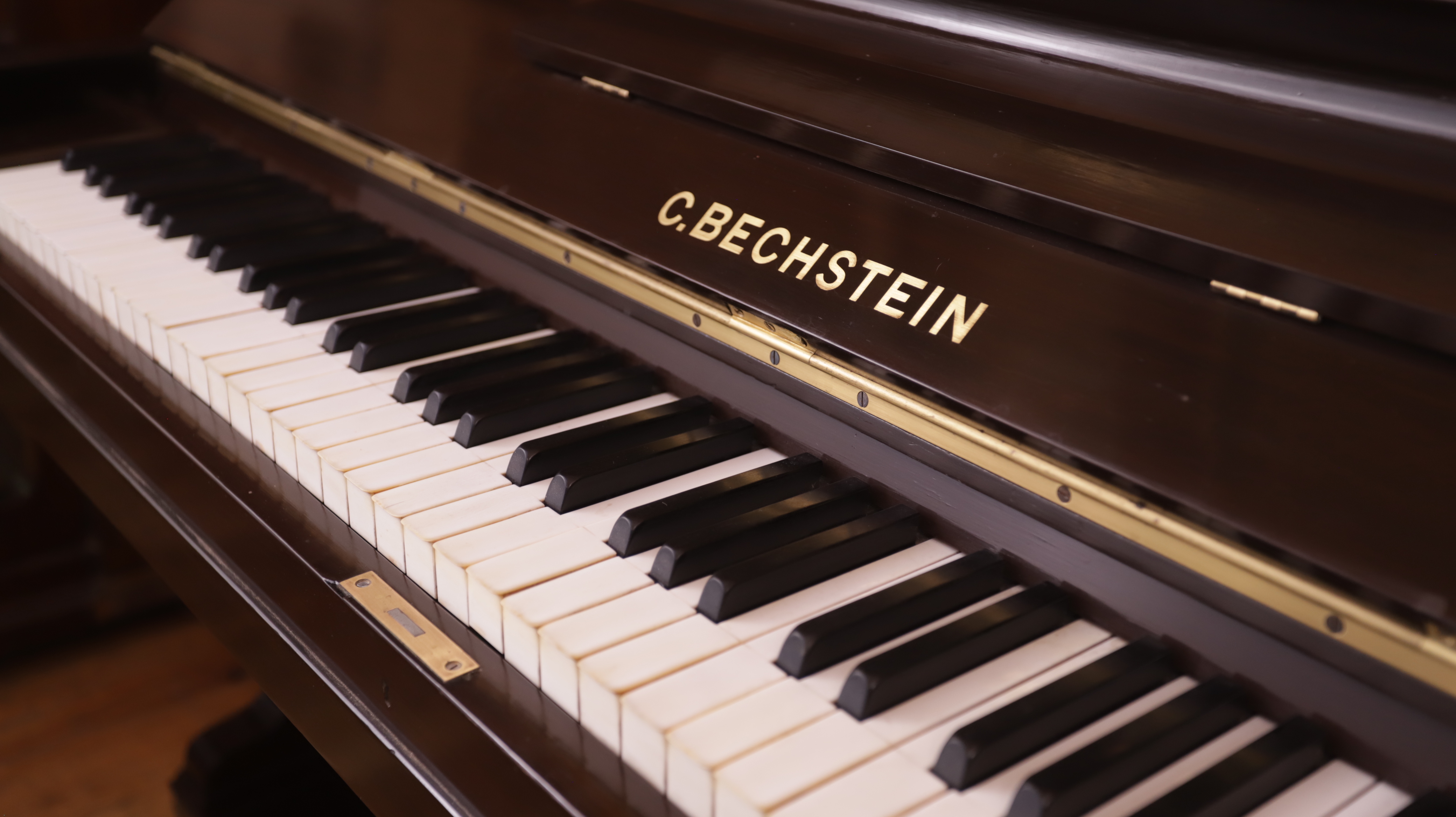 Piano Vertical  Bechstein (DISPONIBLE)