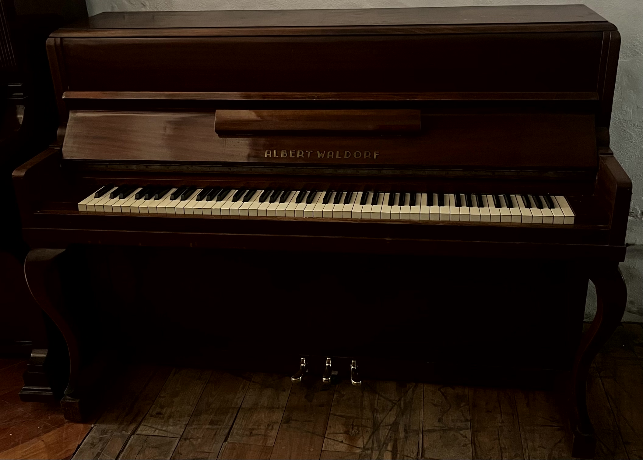 Piano Vertical  Albert Waldorf (VENDIDO)