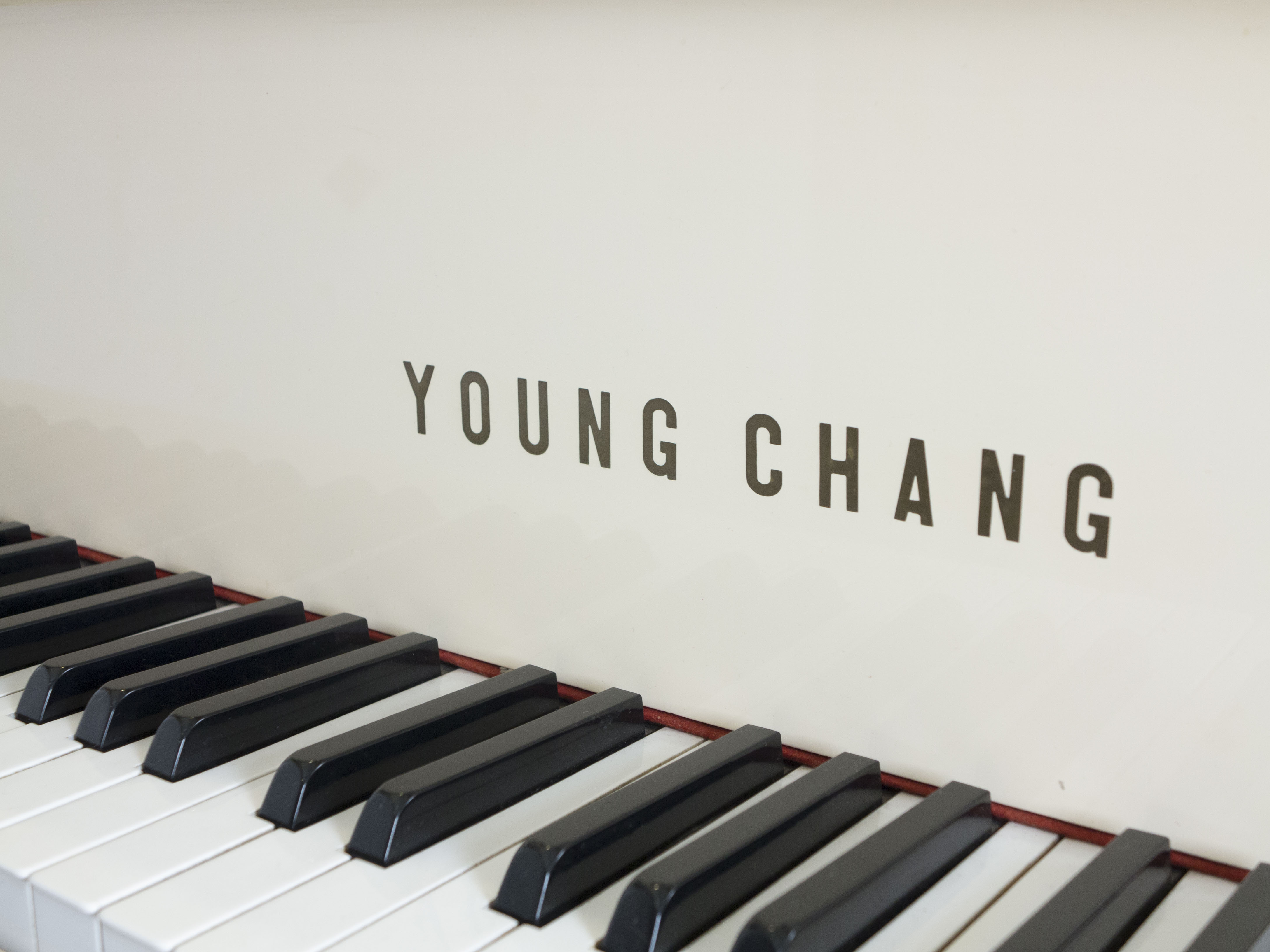 Piano de 1/4 cola  Young Chang (VENDIDO)
