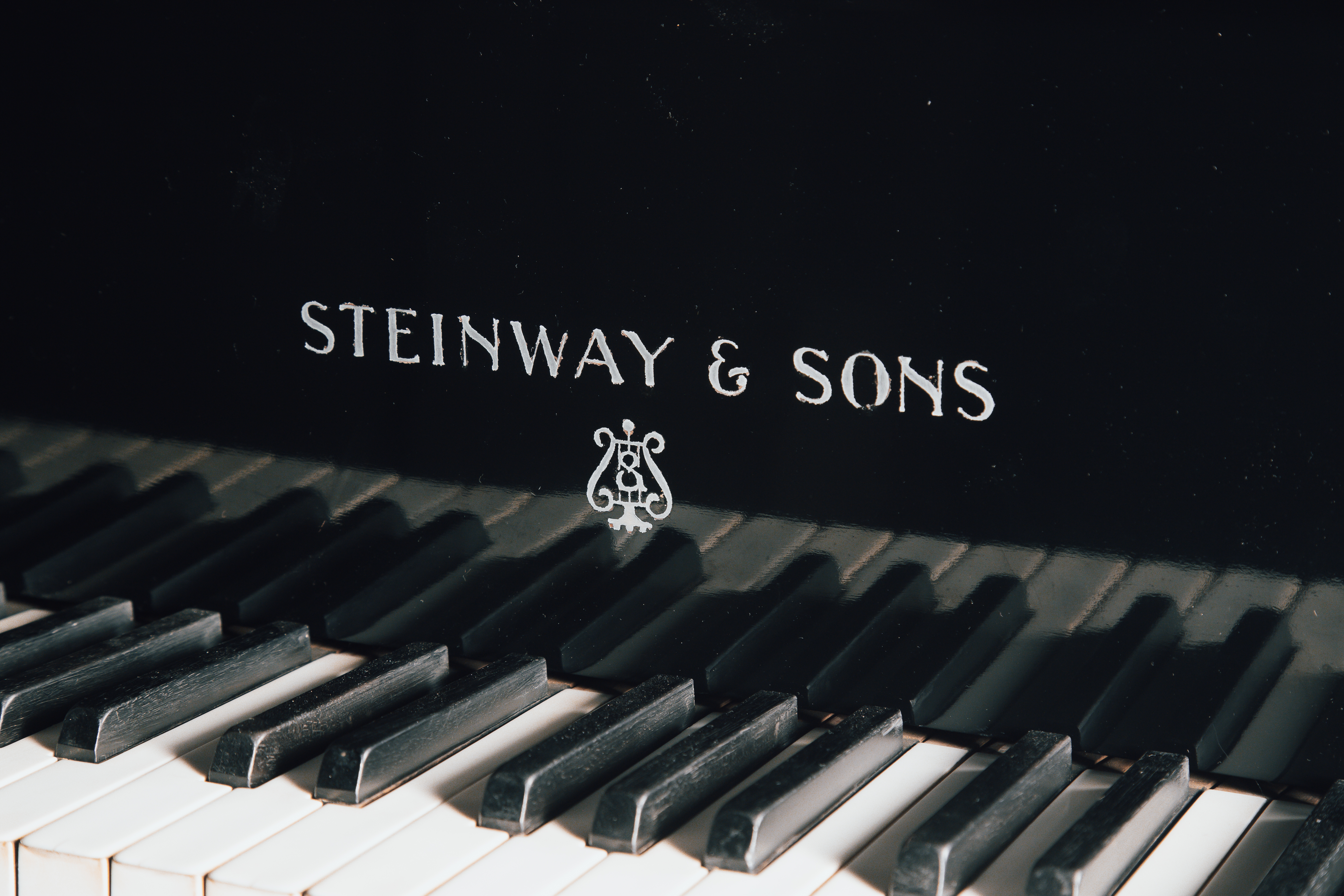Piano De 1/4 Cola  Steinway & Sons (DISPONIBLE)